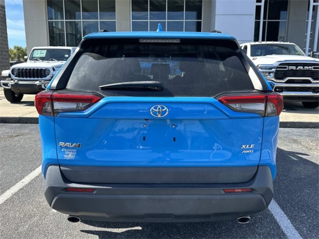 Used 2021 Toyota RAV4 XLE SUV