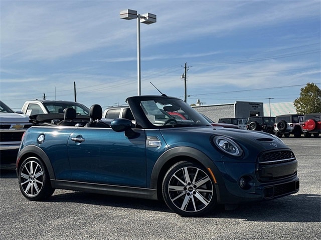 2021 MINI Convertible S's photo