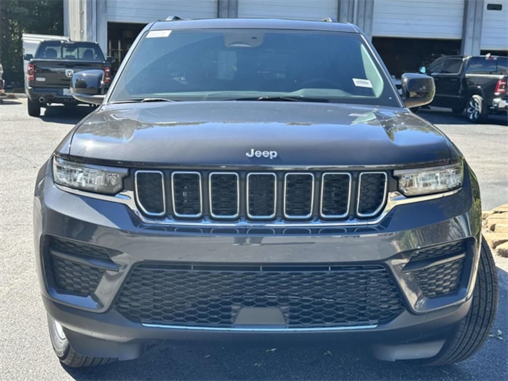 New 2025 Jeep Grand Cherokee LAREDO X 4X2 Sport Utility