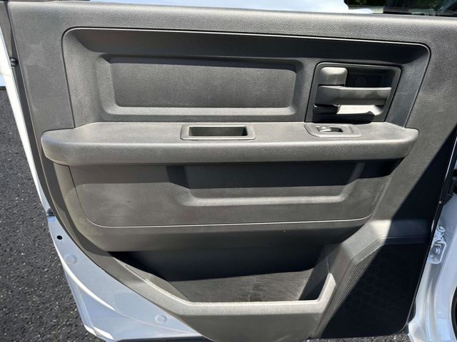 2026 RAM 3500 Chassis Tradesman - Photo 18