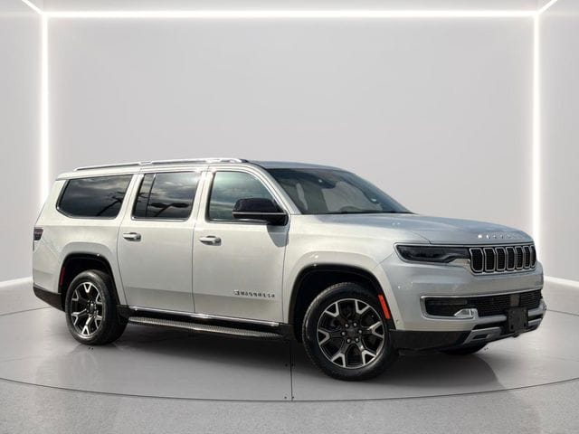 2023 Jeep Wagoneer L Series III's photo