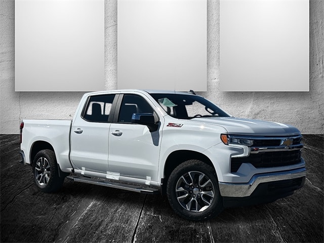 2024 Chevrolet Silverado 1500 LT's photo