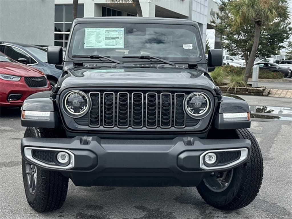 New 2025 Jeep Gladiator Sport S Pickup