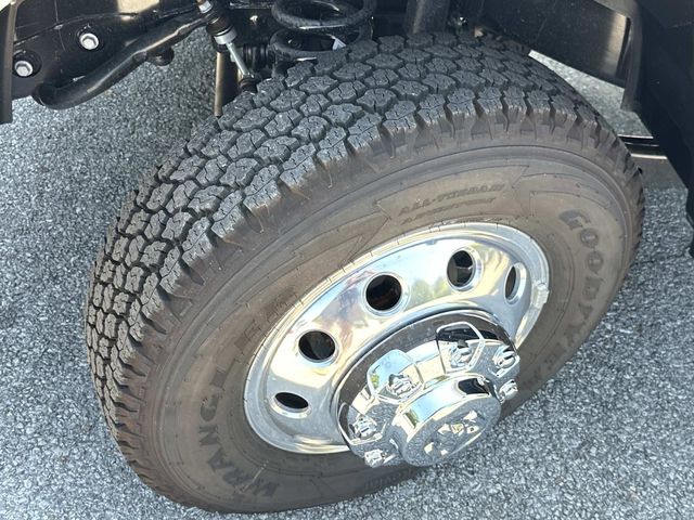2026 RAM 3500 Chassis Tradesman - Photo 9