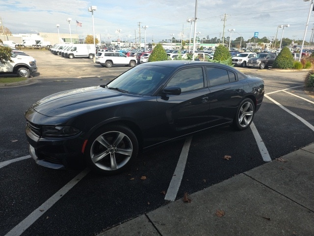 2017 Dodge Charger SXT's photo