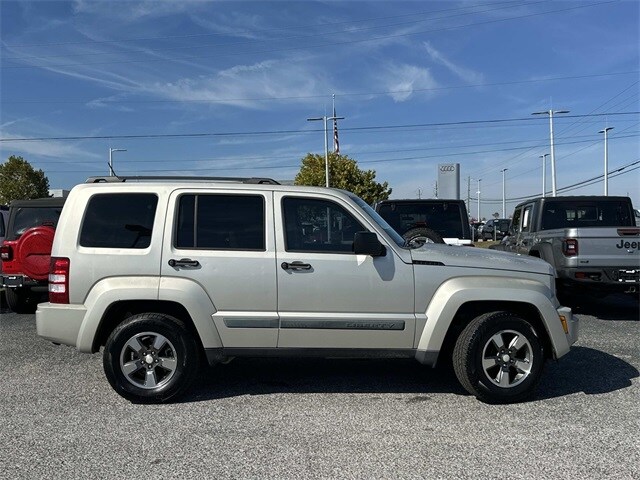 2008 Jeep Liberty Sport photo 4