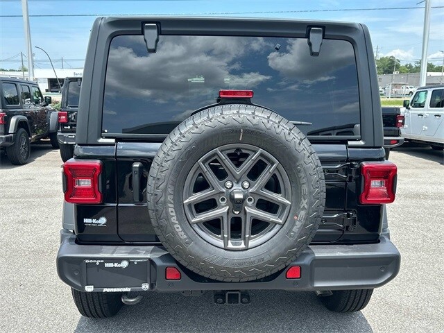 2025 Jeep Wrangler Sport S photo 3