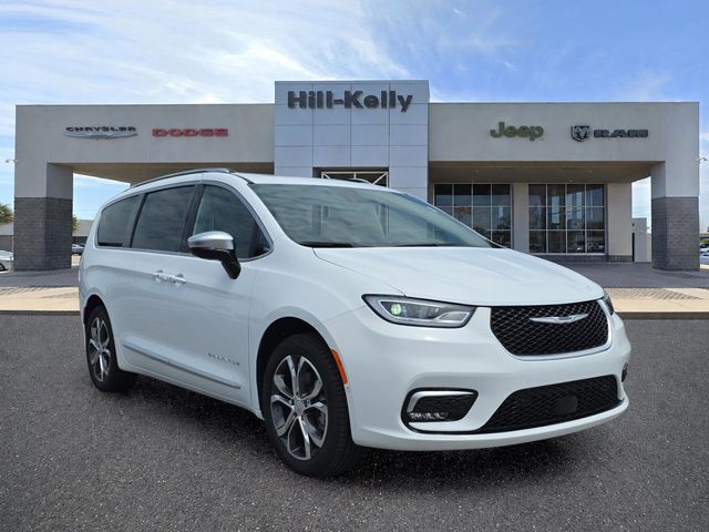 2026 Chrysler Pacifica Pinnacle AWD's photo