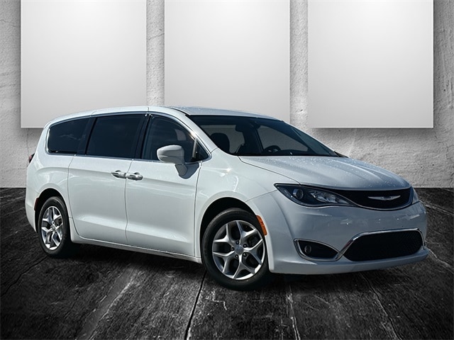 2020 Chrysler Pacifica Touring