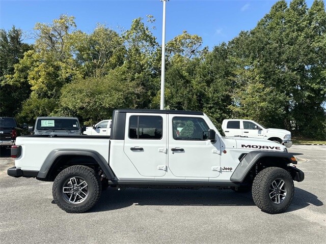 2025 Jeep Gladiator Mojave photo 4