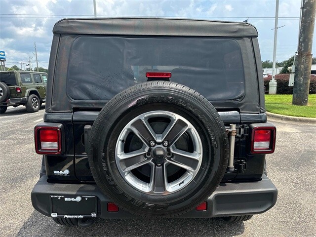 2021 Jeep Wrangler Unlimited Sahara photo 3