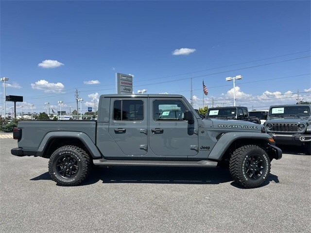 2025 Jeep Gladiator Sport photo 4