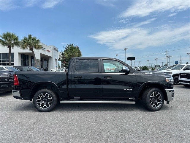 2025 Ram 1500 Laramie photo 4
