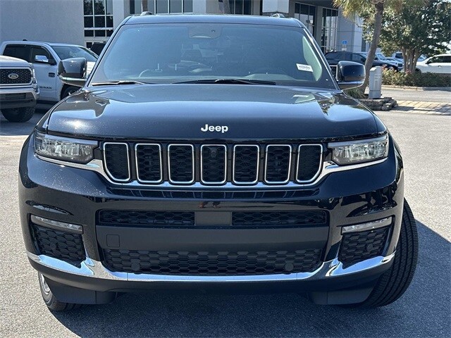 2025 Jeep Grand Cherokee Limited photo 2