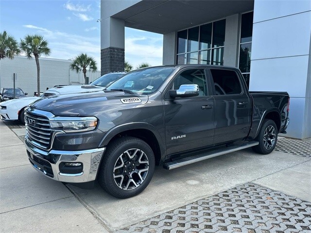 2025 Ram 1500 Laramie photo 3