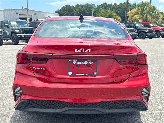 2023 Kia Forte LXS photo 3