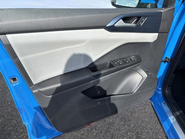 2023 Volkswagen Taos SE - Photo 16