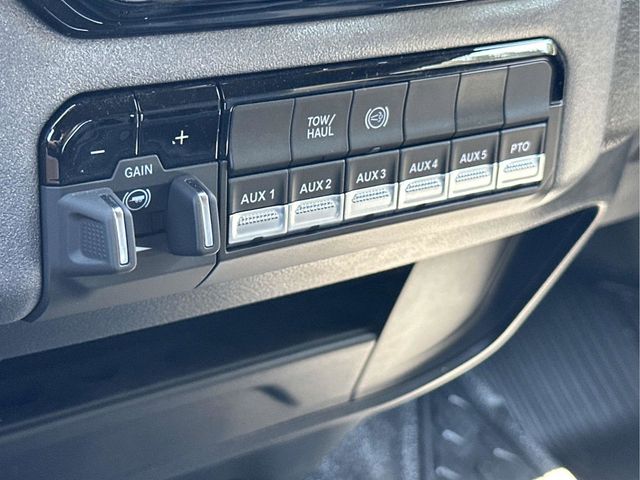 2026 RAM 3500 Chassis Tradesman - Photo 13