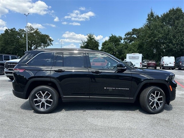 2025 Jeep Grand Cherokee Limited photo 4
