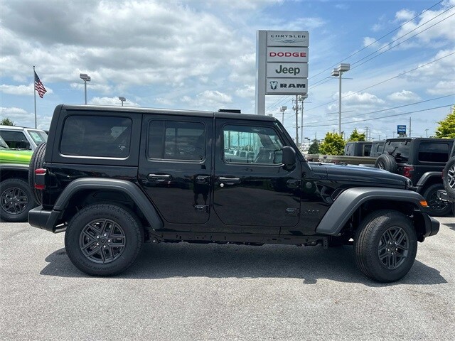 2025 Jeep Wrangler Sport S photo 4