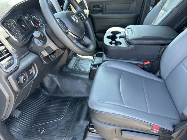 2026 RAM 3500 Chassis Tradesman - Photo 13