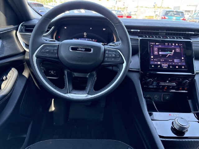 2025 Jeep Grand Cherokee L Altitude - Photo 12
