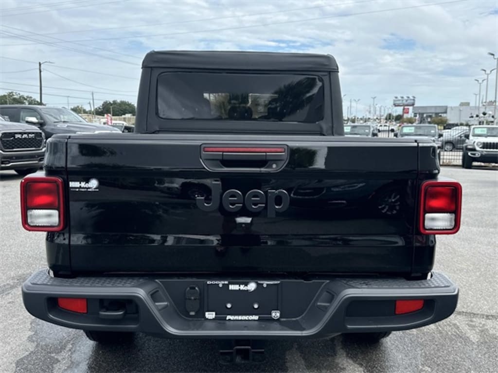 New 2025 Jeep Gladiator Sport S Pickup