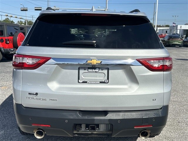 2020 Chevrolet Traverse photo 2