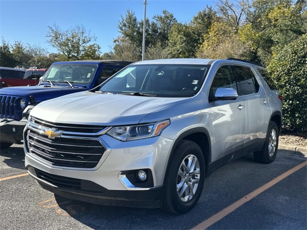 Used 2020 Chevrolet Traverse LT SUV