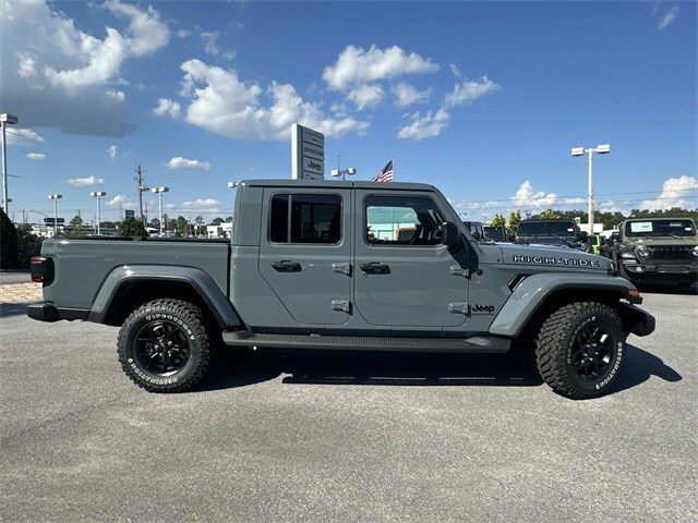 2025 Jeep Gladiator Sport photo 4