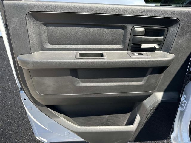 2026 RAM 3500 Chassis Tradesman - Photo 14