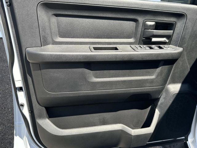 2026 RAM 3500 Chassis Tradesman - Photo 12