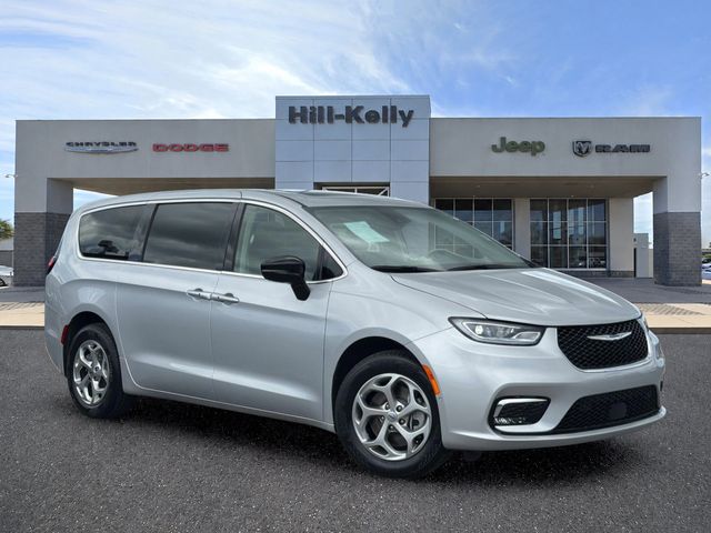 2024 Chrysler Pacifica Limited AWD's photo