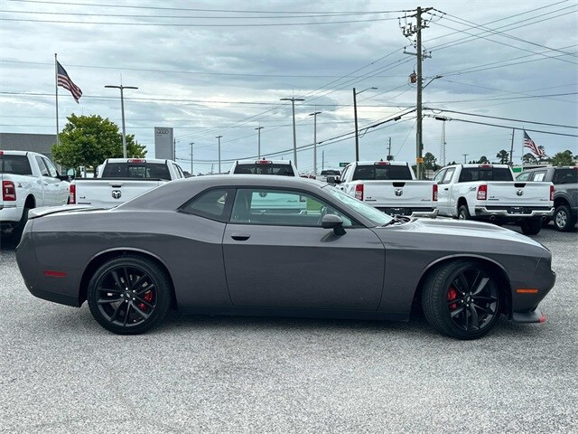 2022 Dodge Challenger GT photo 4