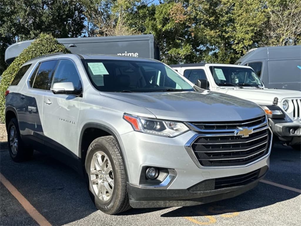 Used 2020 Chevrolet Traverse LT SUV