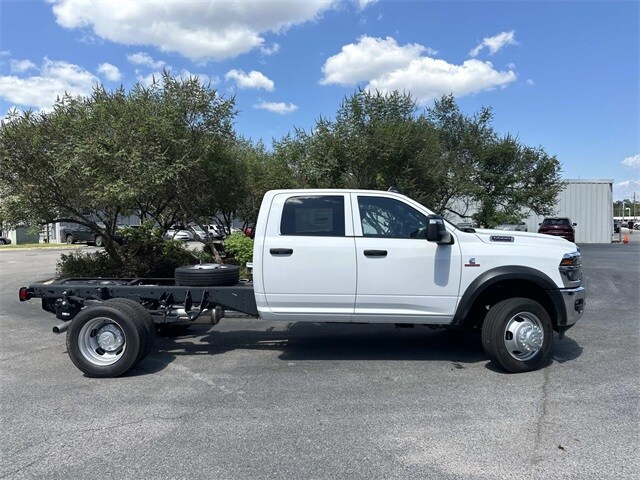 2025 Ram 5500 Tradesman photo 4