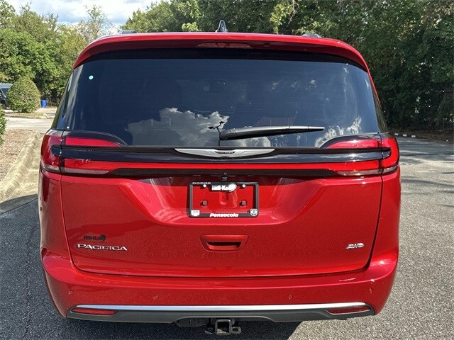 2026 Chrysler Pacifica Pinnacle photo 3