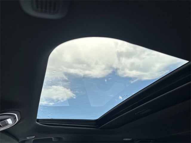 2025 Jeep Grand Cherokee Laredo Altitude photo 4