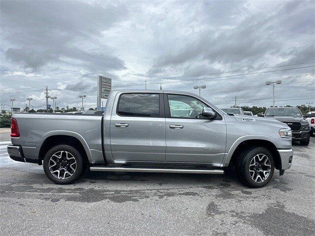2025 Ram 1500 Laramie photo 4
