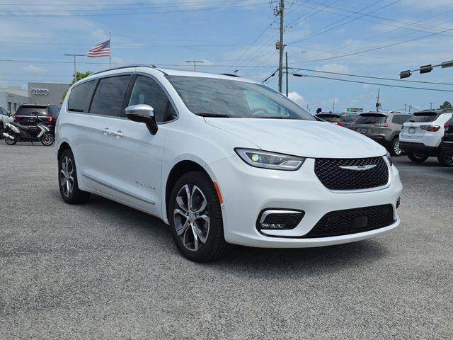 2026 Chrysler Pacifica Pinnacle AWD's photo