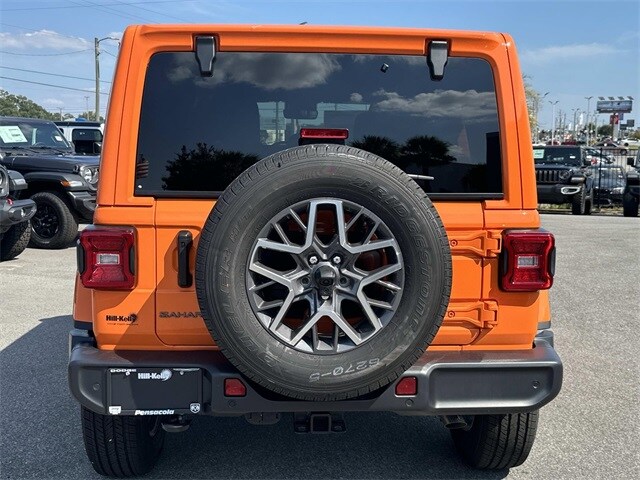 2025 Jeep Wrangler Sahara photo 2