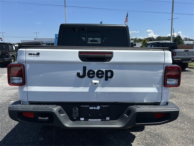 2022 Jeep Gladiator Sport photo 3