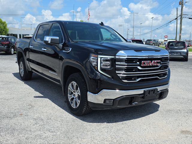 2025 GMC Sierra 4WD Crew Cab Short Box SLT's photo