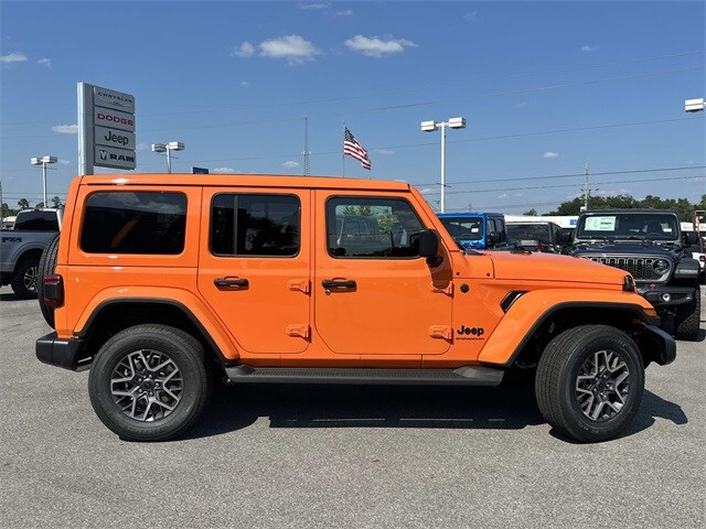 2025 Jeep Wrangler Sahara photo 3