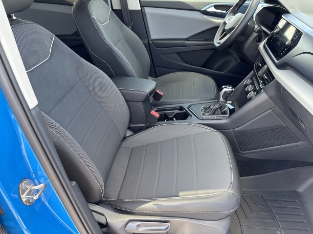 2023 Volkswagen Taos SE - Photo 32