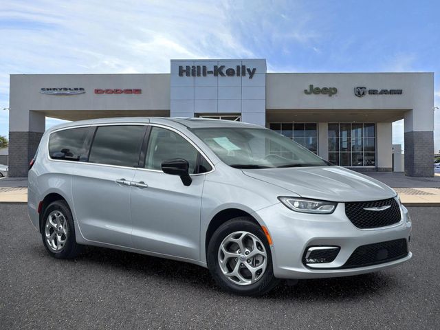 2024 Chrysler Pacifica Limited AWD's photo