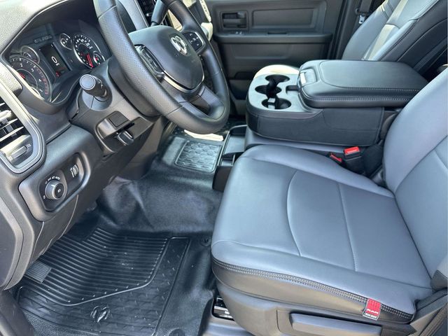 2026 RAM 3500 Chassis Tradesman - Photo 6