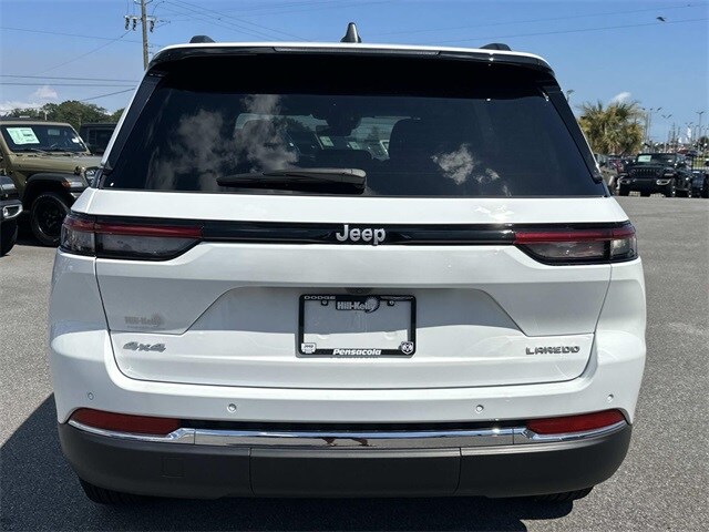2025 Jeep Grand Cherokee Laredo Altitude photo 3