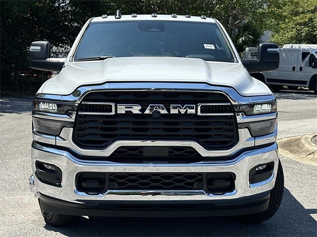 2026 Ram 3500 Tradesman photo 2
