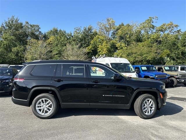 2025 Jeep Grand Cherokee Laredo Altitude photo 4